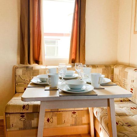 Beautiful 3-Bedroom Caravan At Mersea Island East Mersea 外观 照片